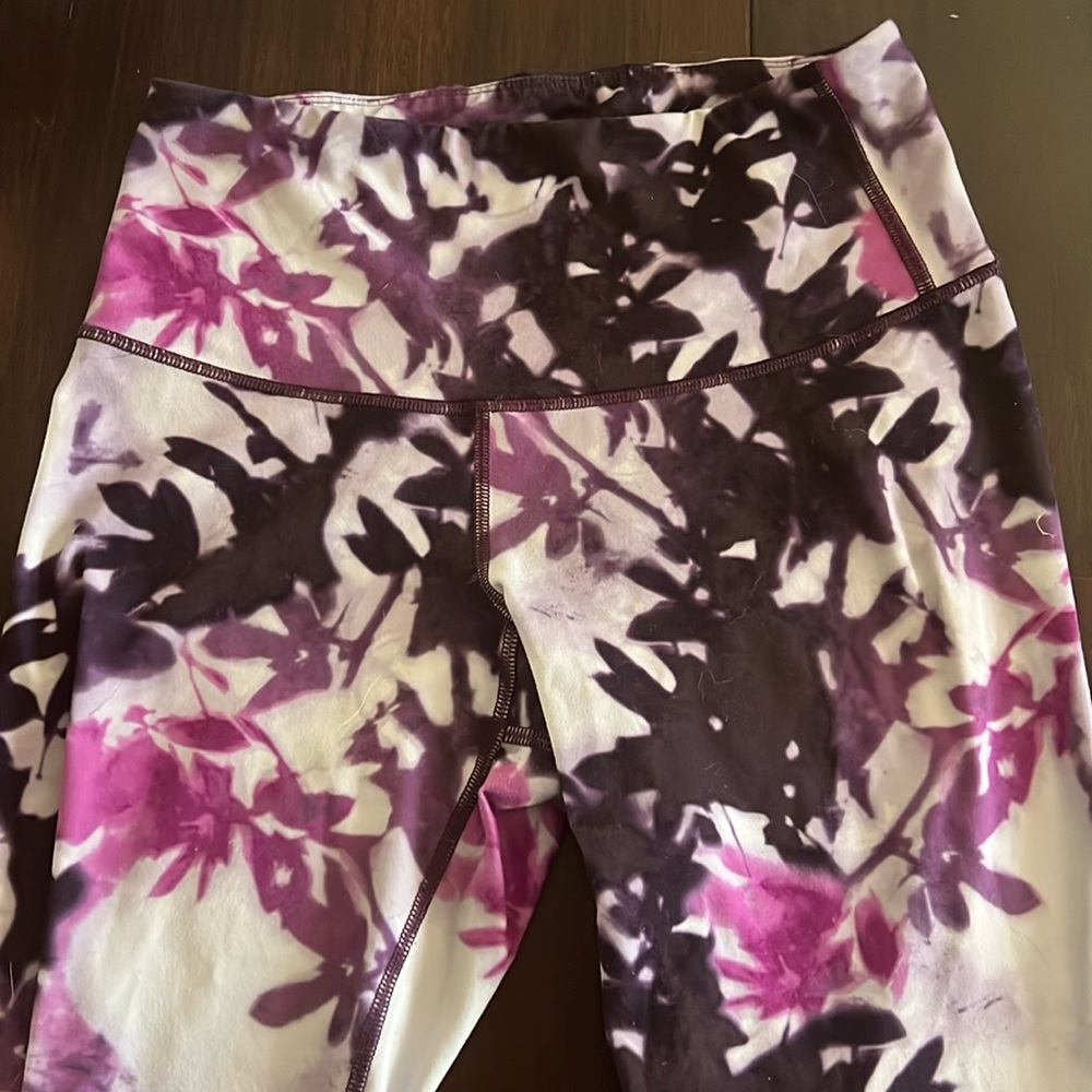 Purple, Pink, White Floral Print Old Navy Active Leggings